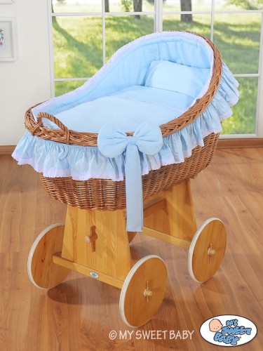 kosz-mojżesza -na-kółach-pościel-niebieska