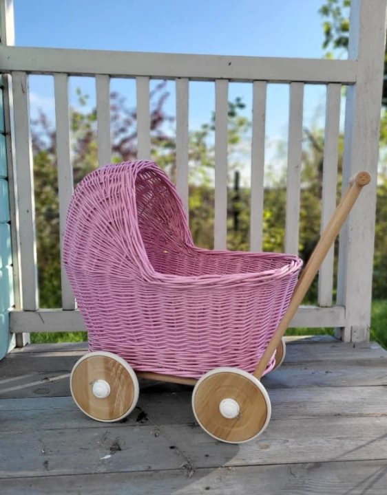 pierwszy wózek dla lalek