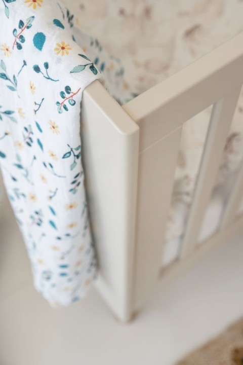 zaokrąglone krawędzie łóżeczka Seth