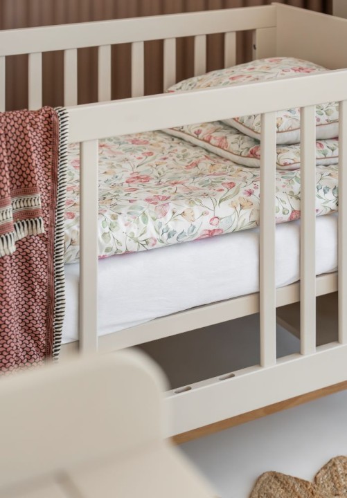 wyjmowane szczebelki w łóżeczku dla dziecka Seth