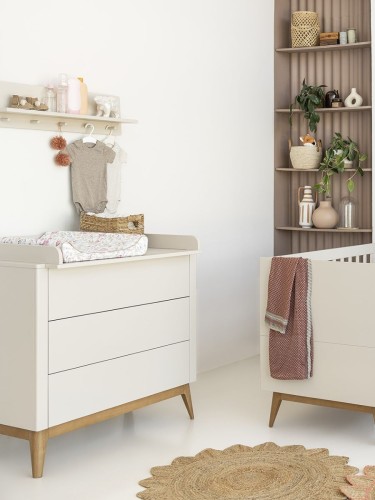 półka Seth nad komoda z przewijakiem