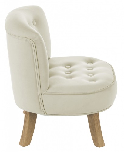 wygodny fotel dziecięcy w jasnym kolorze