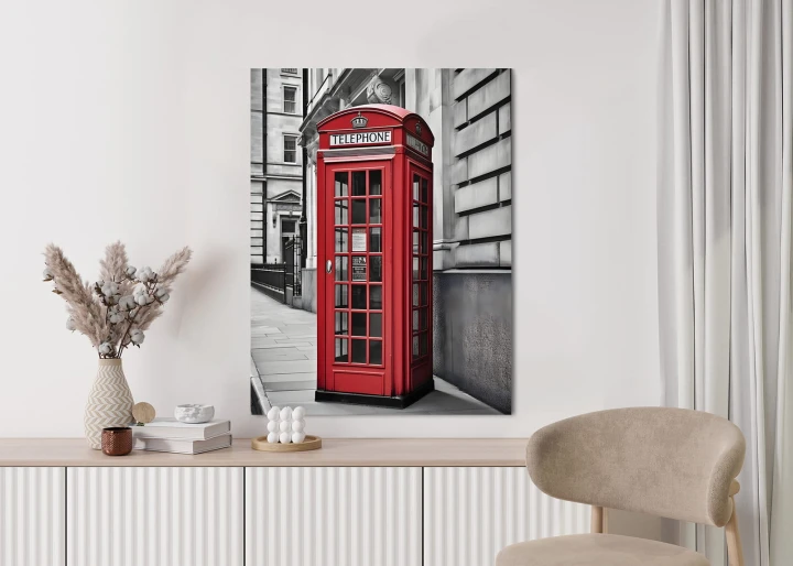 Plakat Czerwona Budka Telefoniczna Na Czarno Białej Ulicy