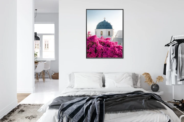 Plakat Typowa Architektura Santorini I Kwitnąca Bugenwilla