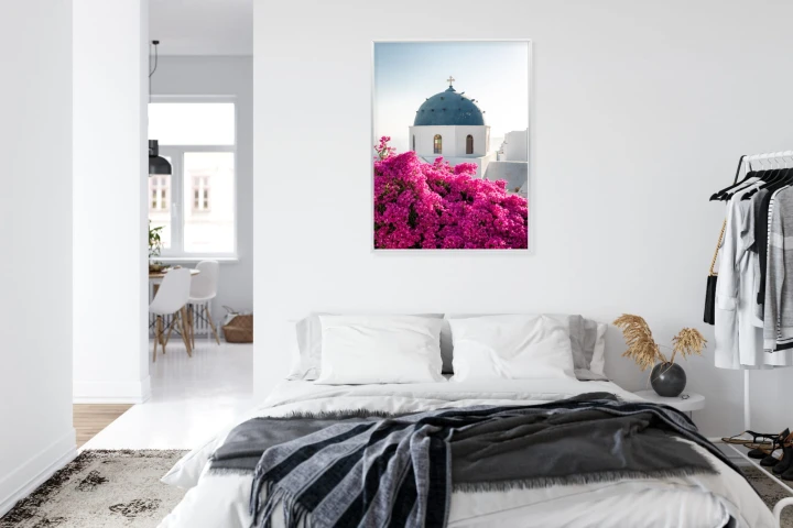 Plakat Typowa Architektura Santorini I Kwitnąca Bugenwilla