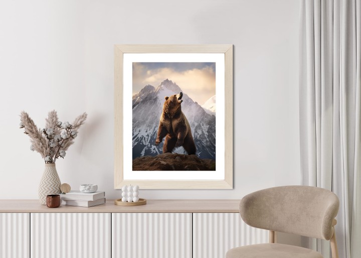 Plakat Niedźwiedź Grizzly Na Śnieżnym Paśmie Górskim