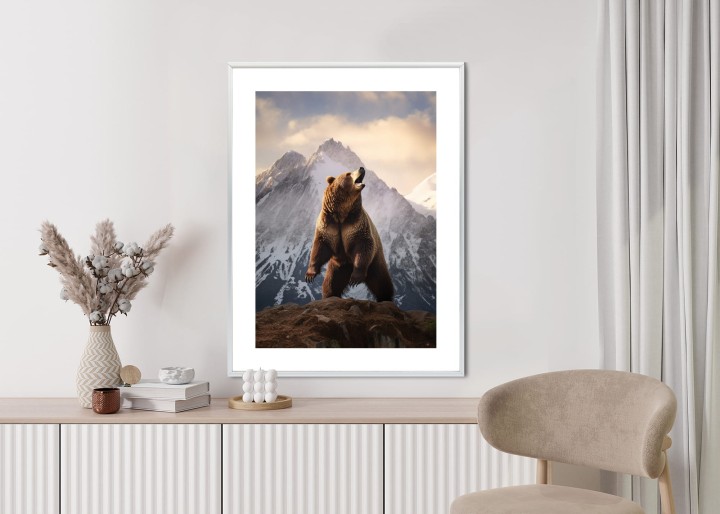 Plakat Niedźwiedź Grizzly Na Śnieżnym Paśmie Górskim