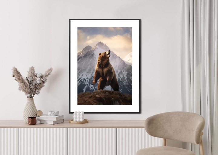 Plakat Niedźwiedź Grizzly Na Śnieżnym Paśmie Górskim