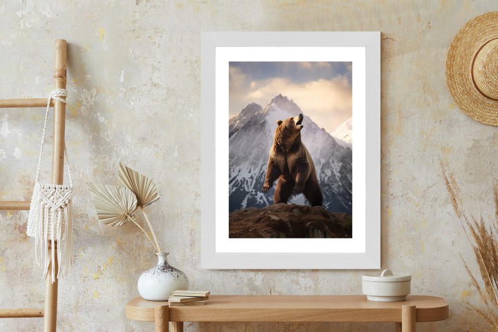 Plakat Niedźwiedź Grizzly Na Śnieżnym Paśmie Górskim