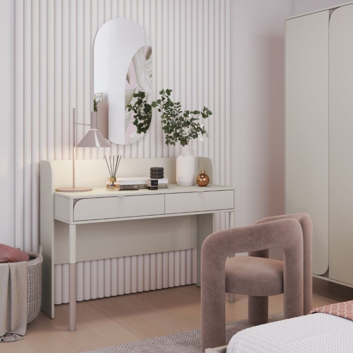 lustro Harmony zawieszone nad biurkiem z kolekcji Harmony. Toaletka w pokoju dziewczynki