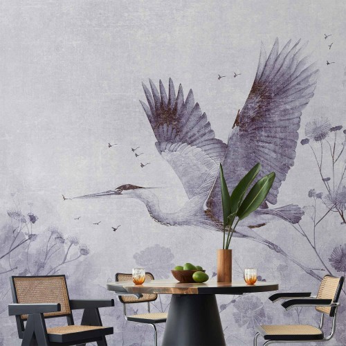 Fototapeta - Majestatyczny lot - żuraw w locie w monochromatycznej, chłodnej kolorystyce