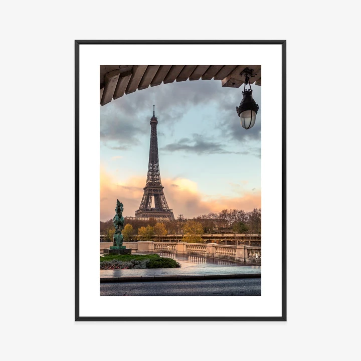 Plakat Widok Na Wieżę Eiffla Z Mostu Bir Hakeim