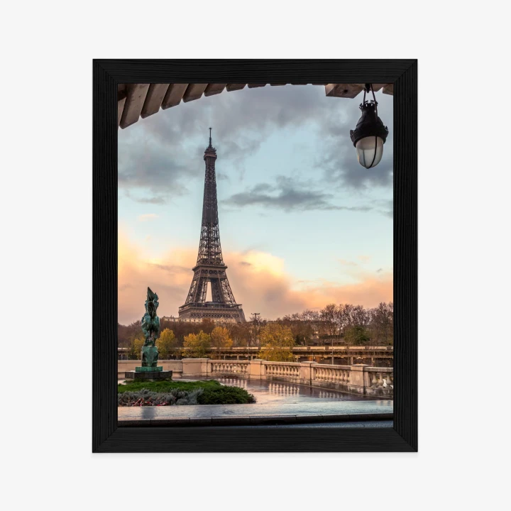 Plakat Widok Na Wieżę Eiffla Z Mostu Bir Hakeim