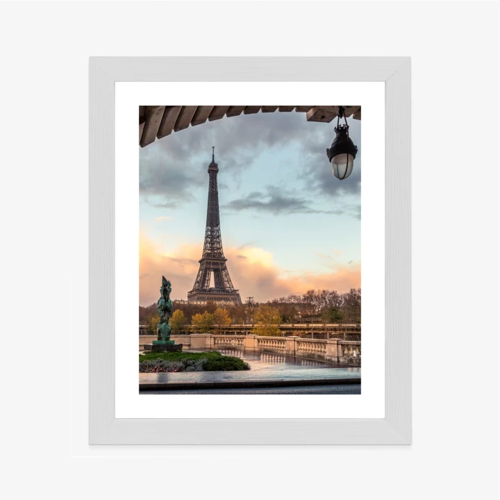 Plakat Widok Na Wieżę Eiffla Z Mostu Bir Hakeim