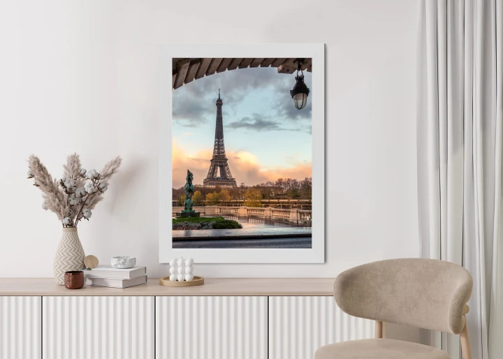 Plakat Widok Na Wieżę Eiffla Z Mostu Bir Hakeim