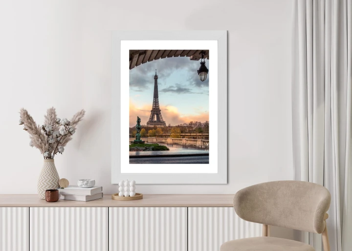 Plakat Widok Na Wieżę Eiffla Z Mostu Bir Hakeim