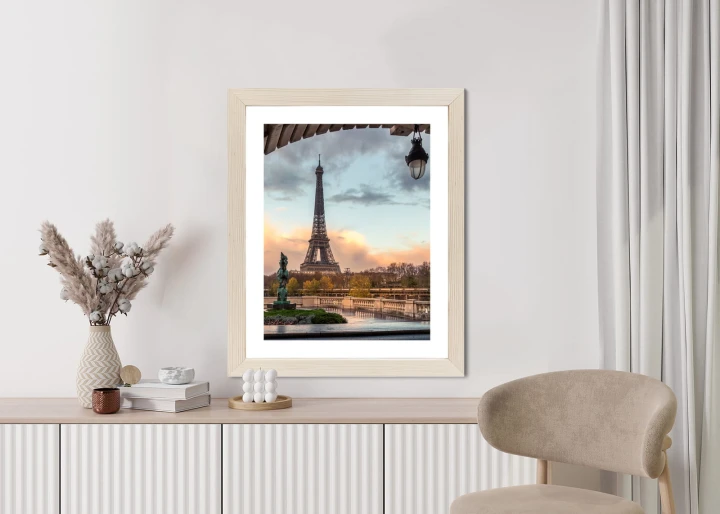 Plakat Widok Na Wieżę Eiffla Z Mostu Bir Hakeim