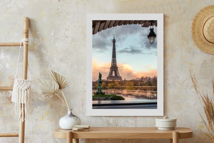 Plakat Widok Na Wieżę Eiffla Z Mostu Bir Hakeim