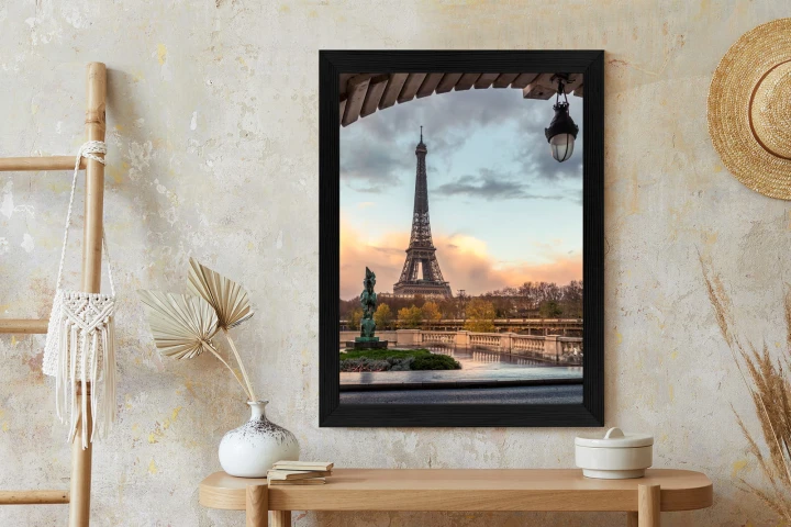 Plakat Widok Na Wieżę Eiffla Z Mostu Bir Hakeim