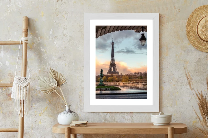 Plakat Widok Na Wieżę Eiffla Z Mostu Bir Hakeim