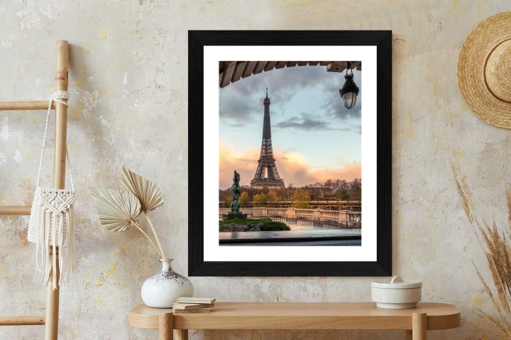 Plakat Widok Na Wieżę Eiffla Z Mostu Bir Hakeim