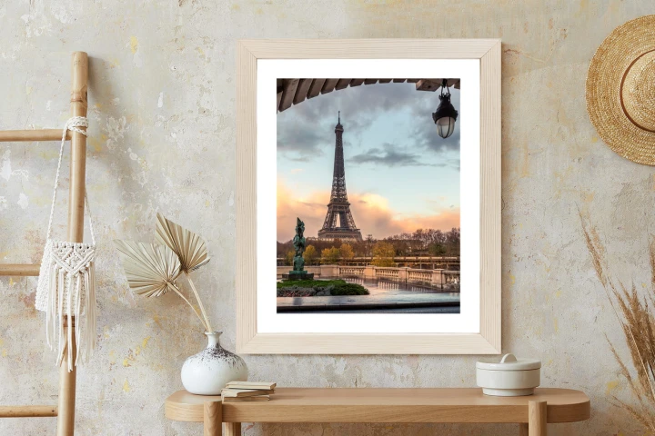 Plakat Widok Na Wieżę Eiffla Z Mostu Bir Hakeim