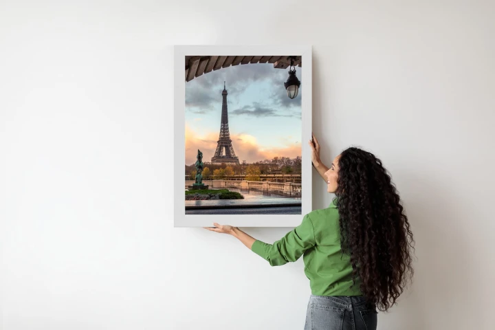 Plakat Widok Na Wieżę Eiffla Z Mostu Bir Hakeim