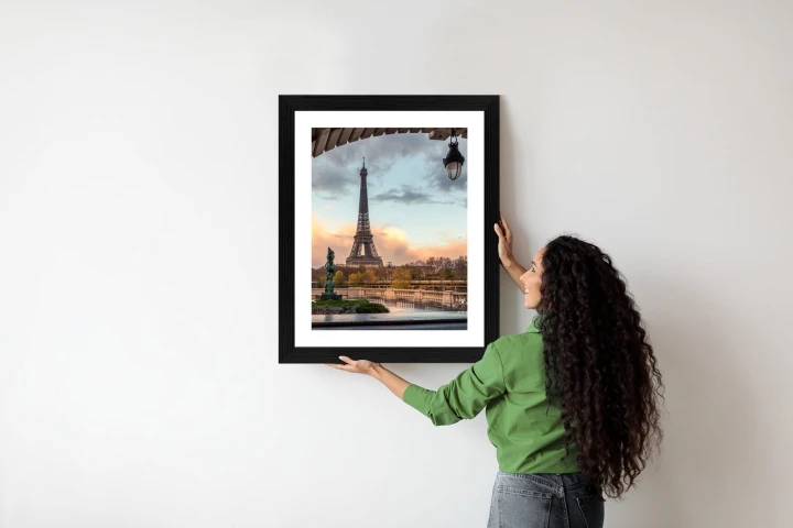 Plakat Widok Na Wieżę Eiffla Z Mostu Bir Hakeim