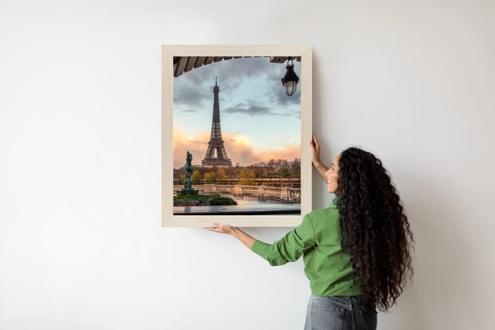 Plakat Widok Na Wieżę Eiffla Z Mostu Bir Hakeim