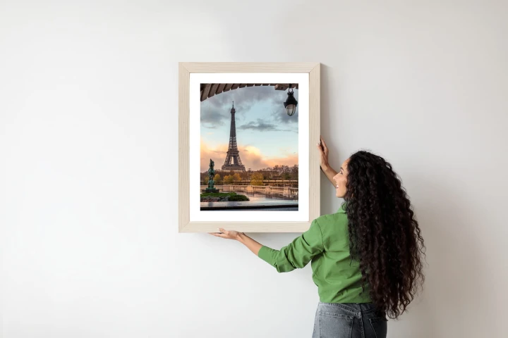 Plakat Widok Na Wieżę Eiffla Z Mostu Bir Hakeim