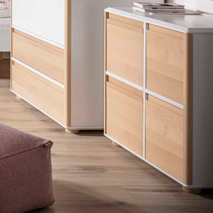 Komoda Funflex 4 drzwi brzoza w aranżacji pokoju młodzieżowego