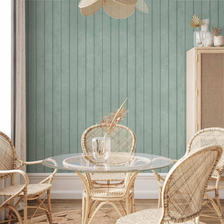 Tapeta - Delikatne Drewno - pionowe pasy w pastelowym odcieniu zieleni
