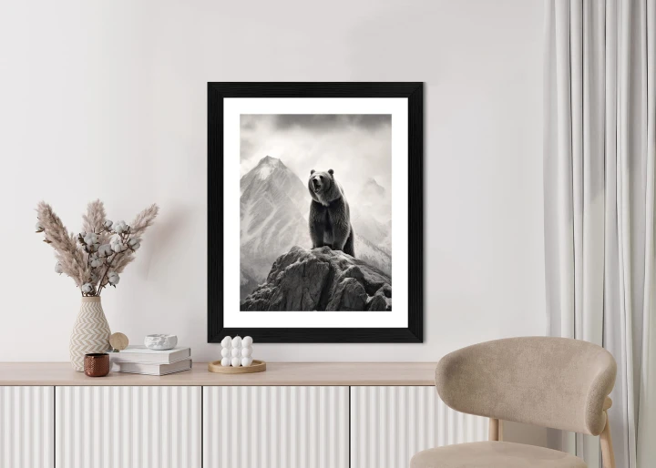 Plakat Niedźwiedź Grizzly Na Wysokiej Skale