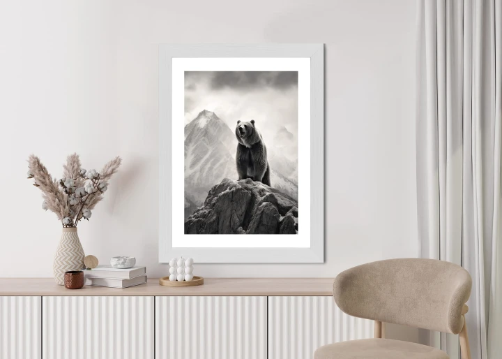 Plakat Niedźwiedź Grizzly Na Wysokiej Skale