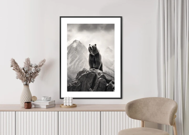 Plakat Niedźwiedź Grizzly Na Wysokiej Skale