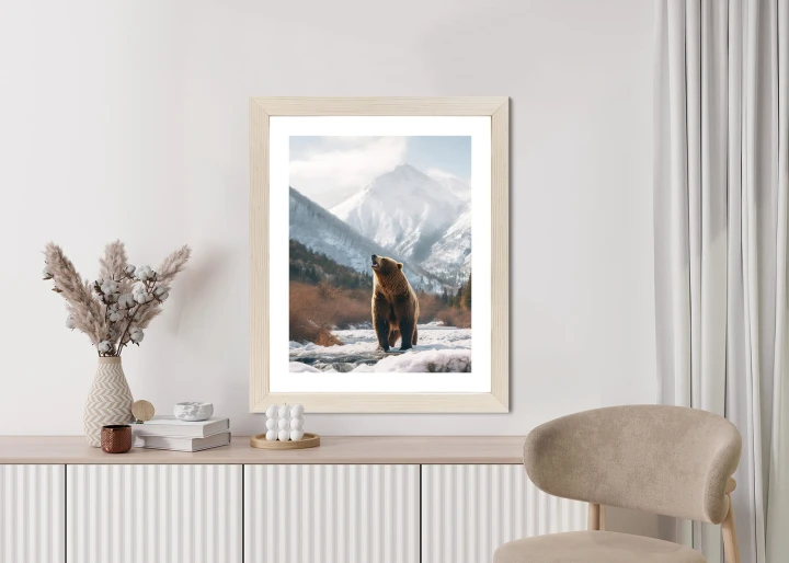 Plakat Niedźwiedź Grizzly Przed Śnieżnym Pasmem Górskim
