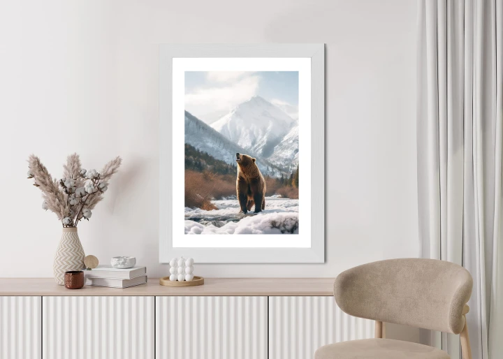 Plakat Niedźwiedź Grizzly Przed Śnieżnym Pasmem Górskim