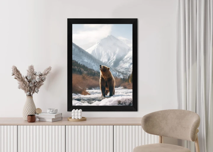 Plakat Niedźwiedź Grizzly Przed Śnieżnym Pasmem Górskim