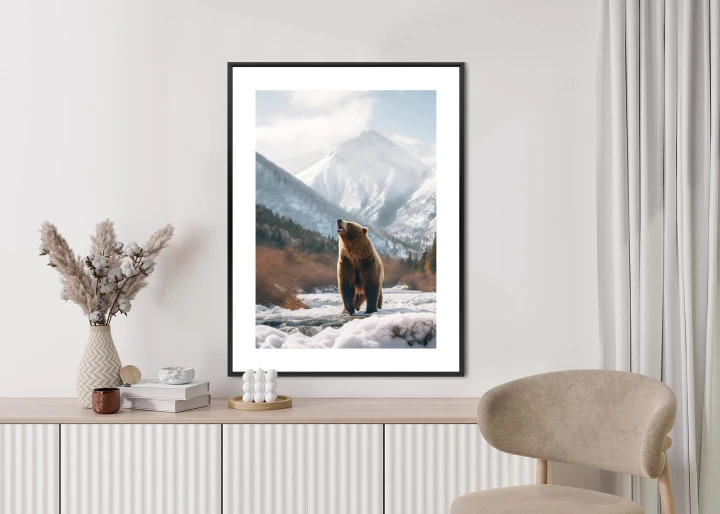 Plakat Niedźwiedź Grizzly Przed Śnieżnym Pasmem Górskim