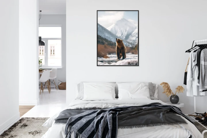 Plakat Niedźwiedź Grizzly Przed Śnieżnym Pasmem Górskim