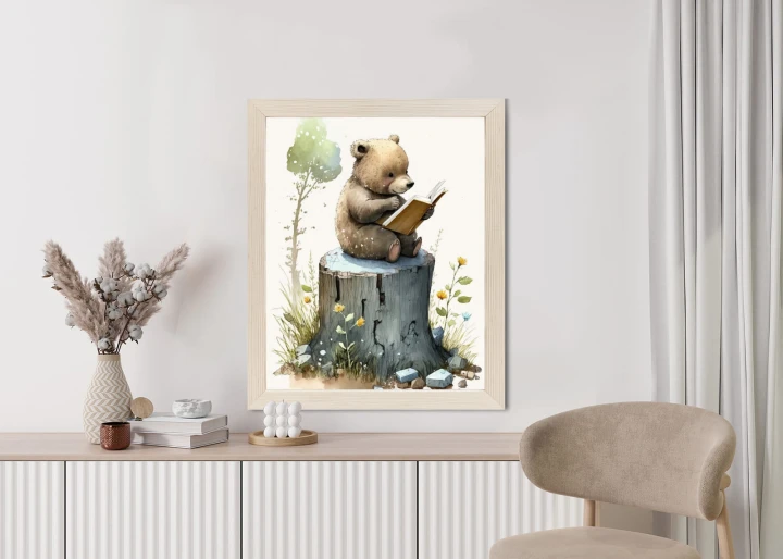 Plakat Niedźwiadek Czytający Bajki Na Pniu Drzewa