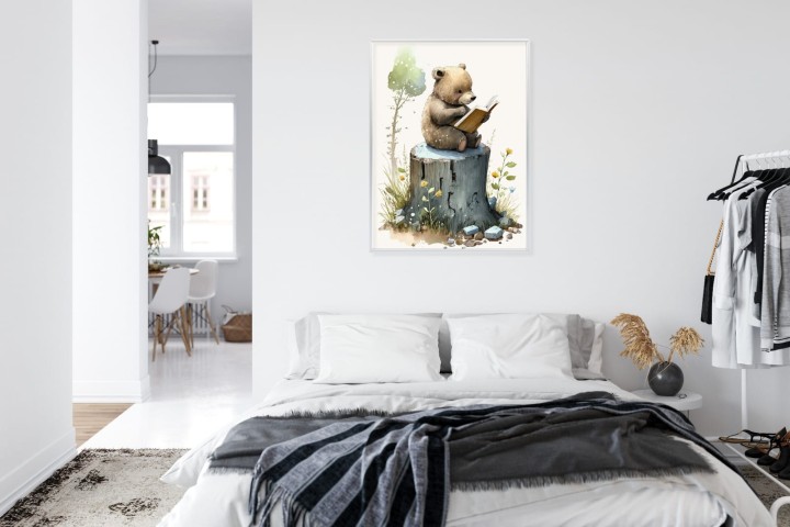 Plakat Niedźwiadek Czytający Bajki Na Pniu Drzewa
