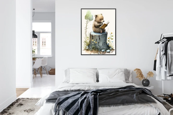 Plakat Niedźwiadek Czytający Bajki Na Pniu Drzewa