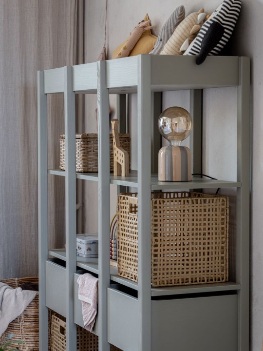 Zbliżenie na wykończenie regału Tweens