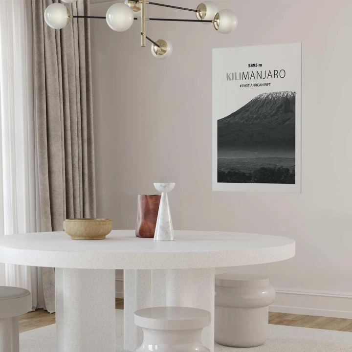Plakat - Majestatyczny szczyt górski Kilimanjaro korona gór pejzaż górski