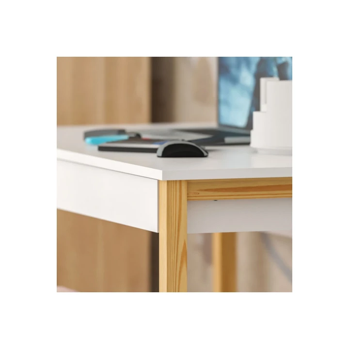 detal biurka konsoli