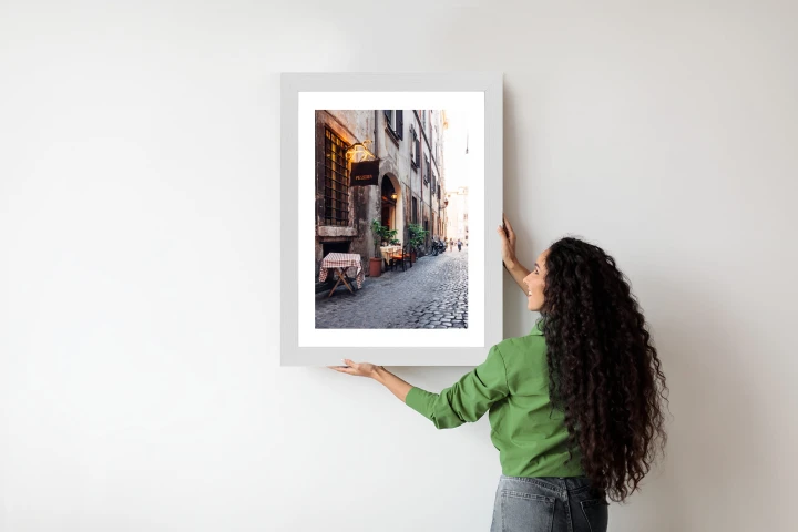 Plakat Klimatyczna Uliczka W Rzymie Z Kawiarnią