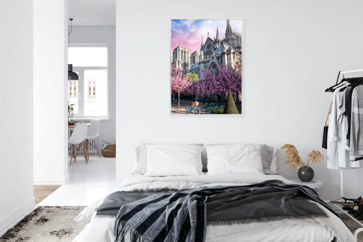 Plakat Katedra Notre Dame De Paris O Wschodzie Słońca I Kwitnące Wiśnie