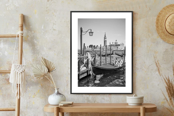 Plakat Gondola W Czarno Białej Wenecji