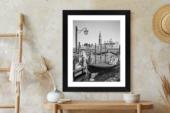 Plakat Gondola W Czarno Białej Wenecji